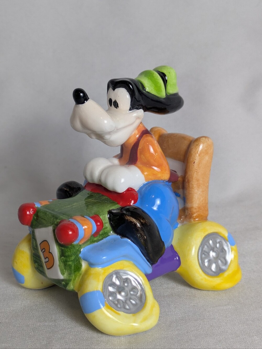 Enesco Disney Ceramic Goofy In Car